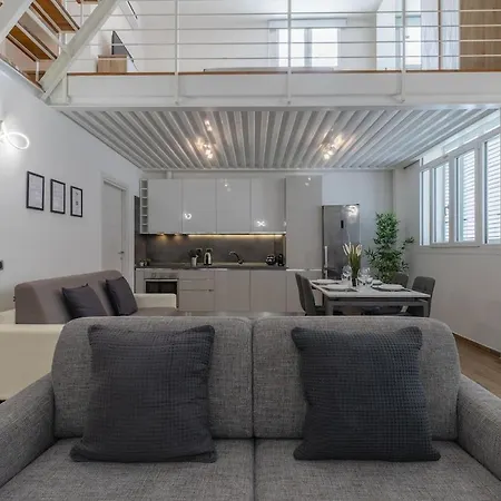 Valentini Luxury Loft-18 By Train To Florence-parking Free * Prato (Prato)